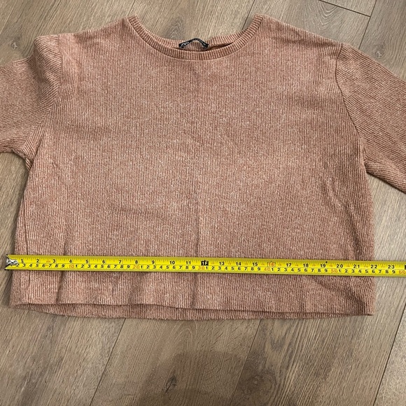 Zara Women's Sweater - Picture 3 of 4
